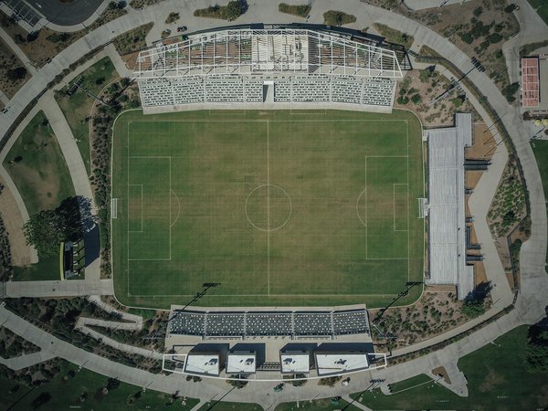 Essential Sun Protection Strategies for Competitive Surfers: Shield Your Skin from Harmful UV Rays